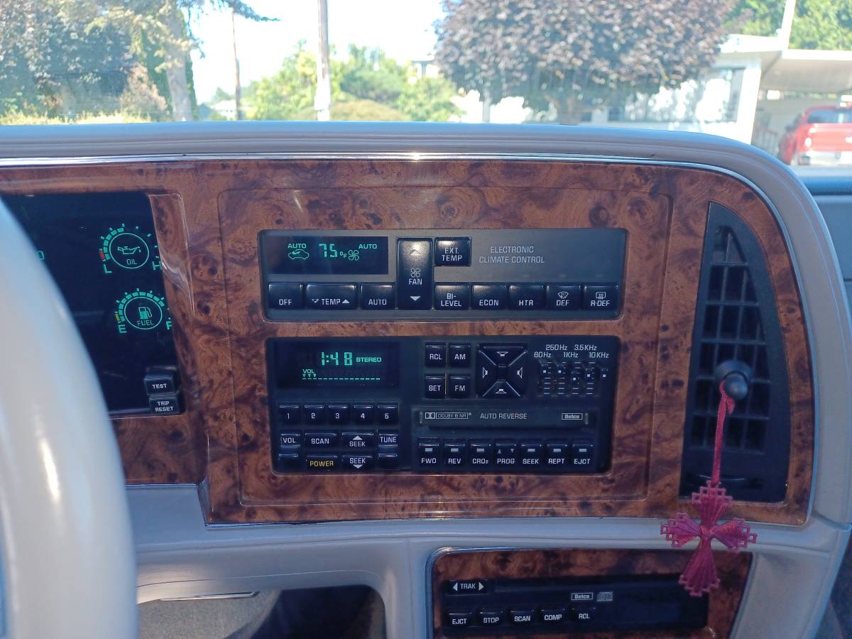 Buick-riviera-1990-red-8