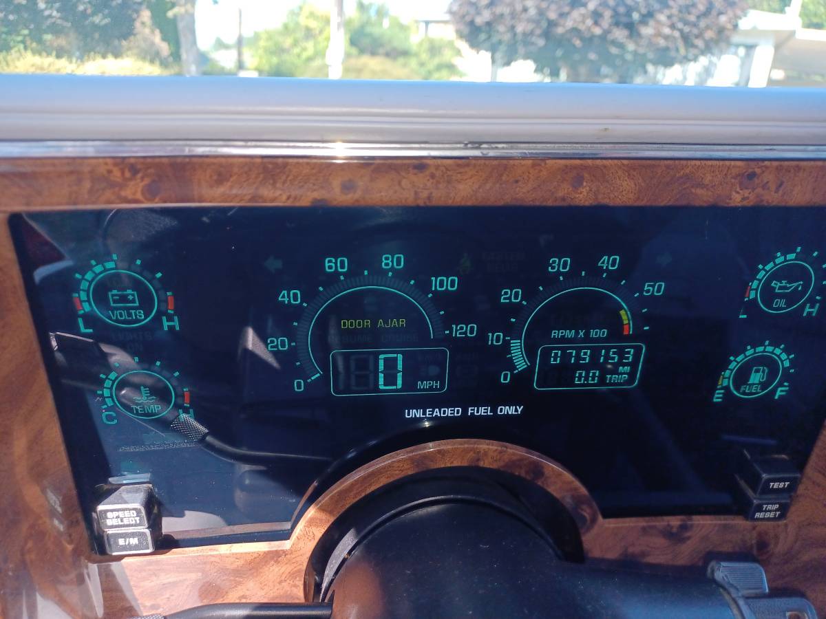 Buick-riviera-1990-red-9