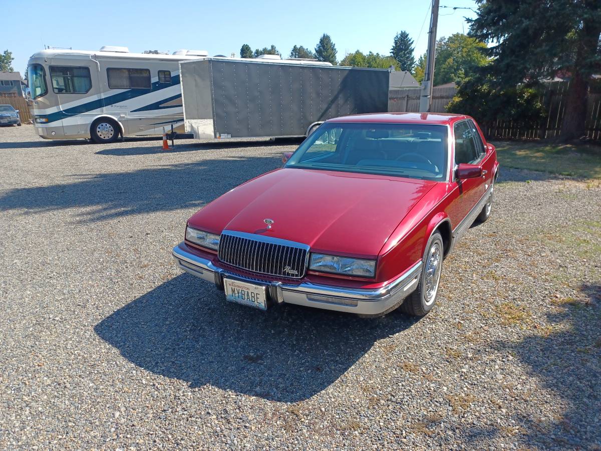 Buick-riviera-1990-red