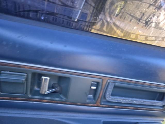 Buick-roadmaster-1992-11