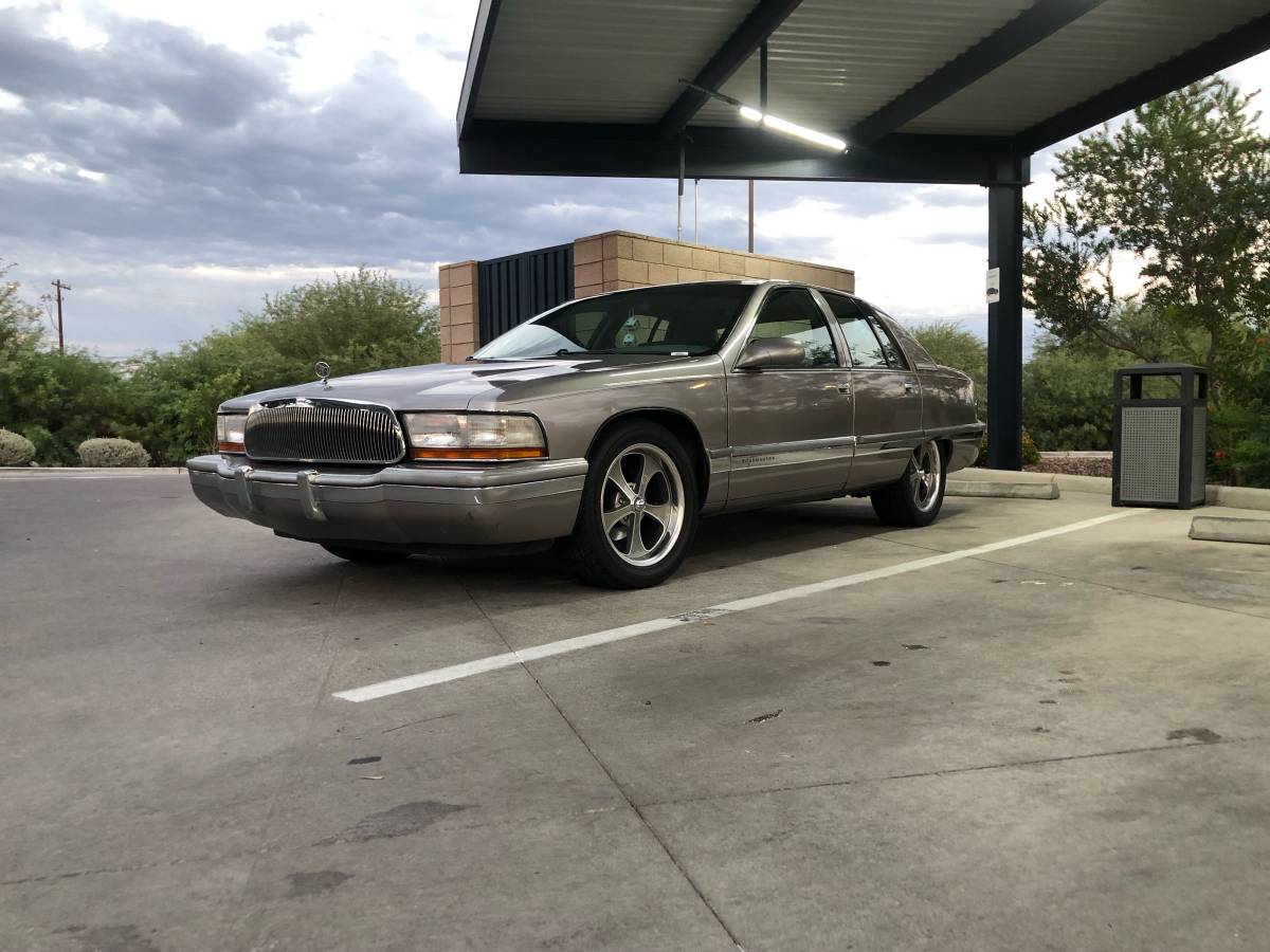 Buick-roadmaster-1995-grey-1