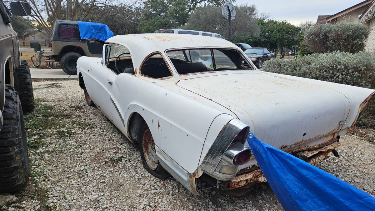 Buick-special-1957-white-4