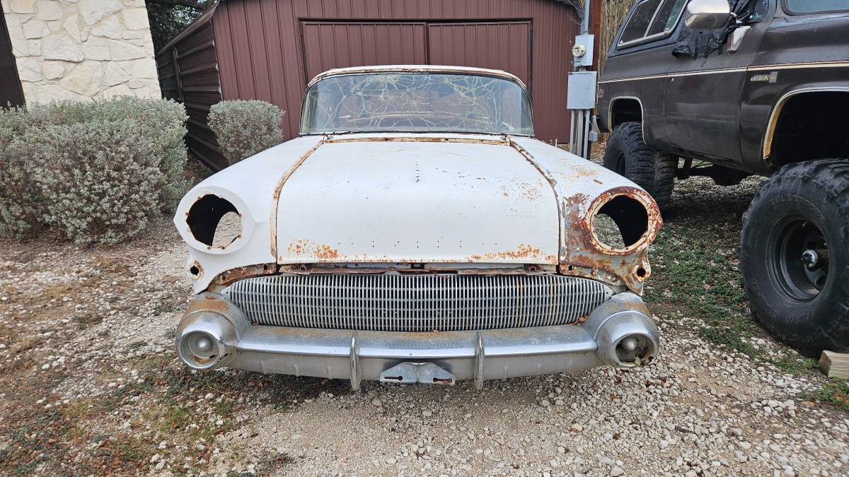 Buick-special-1957-white