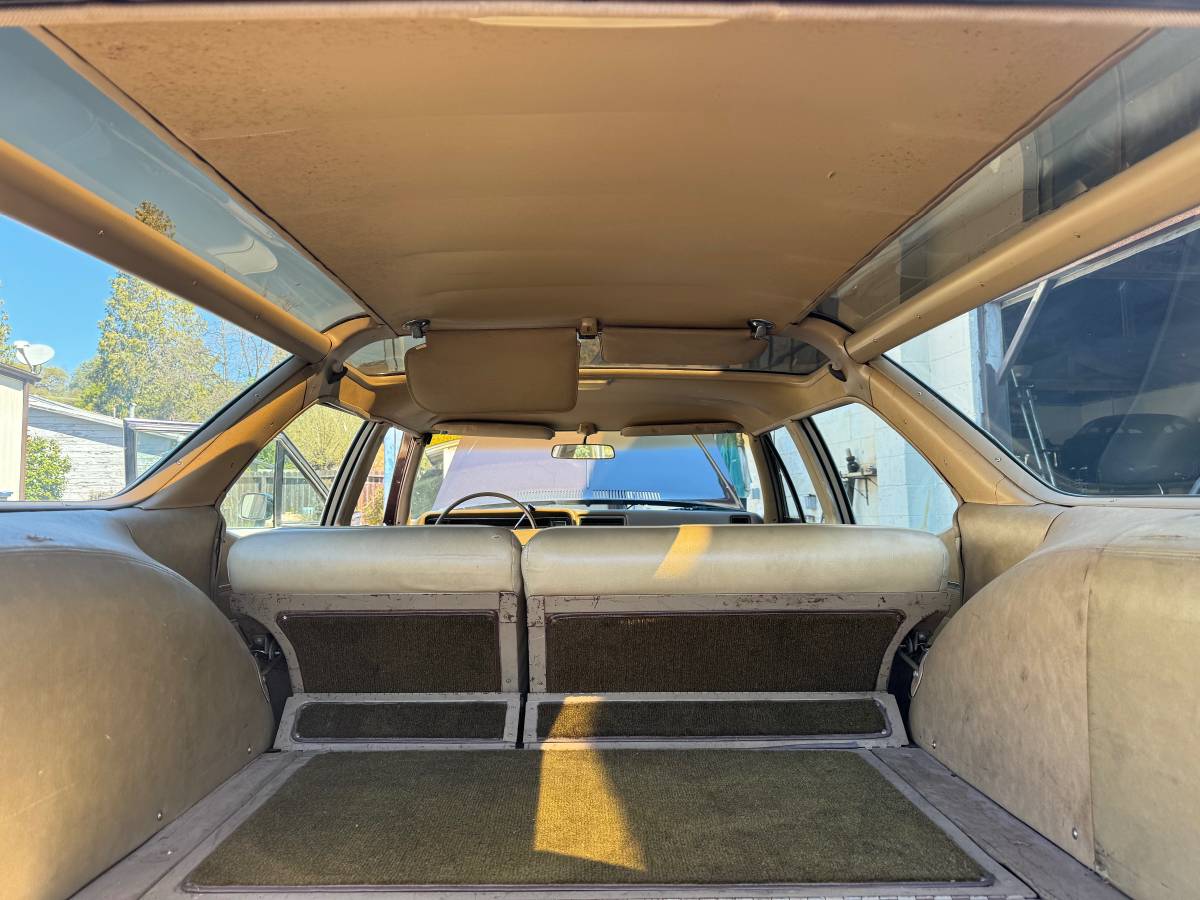 Buick-sport-wagon-1968-brown-3