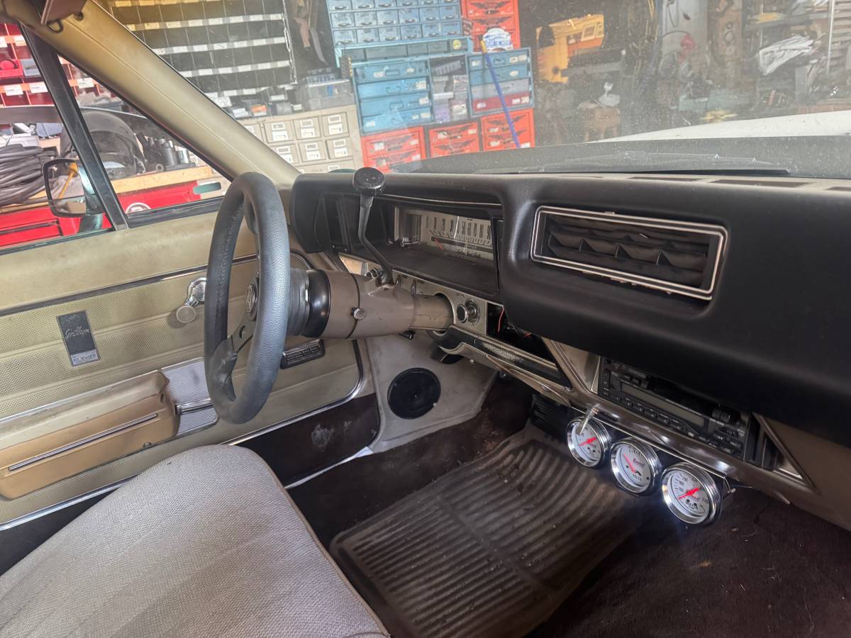 Buick-sport-wagon-1968-brown-5