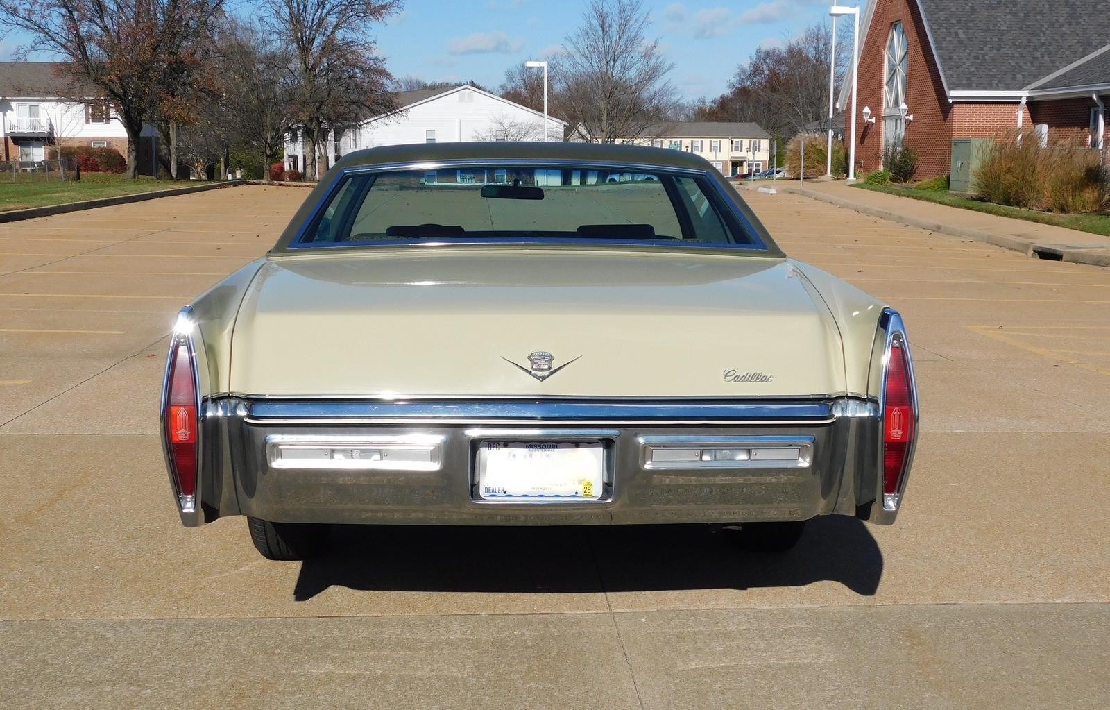 CADIILAC-COUPE-DEVILLE-1972-COUPE-11
