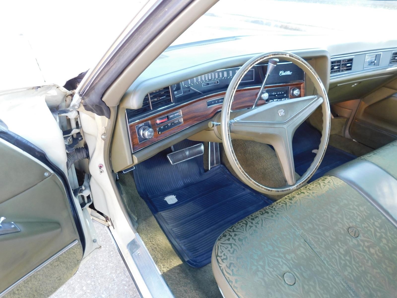 CADIILAC-COUPE-DEVILLE-1972-COUPE-20