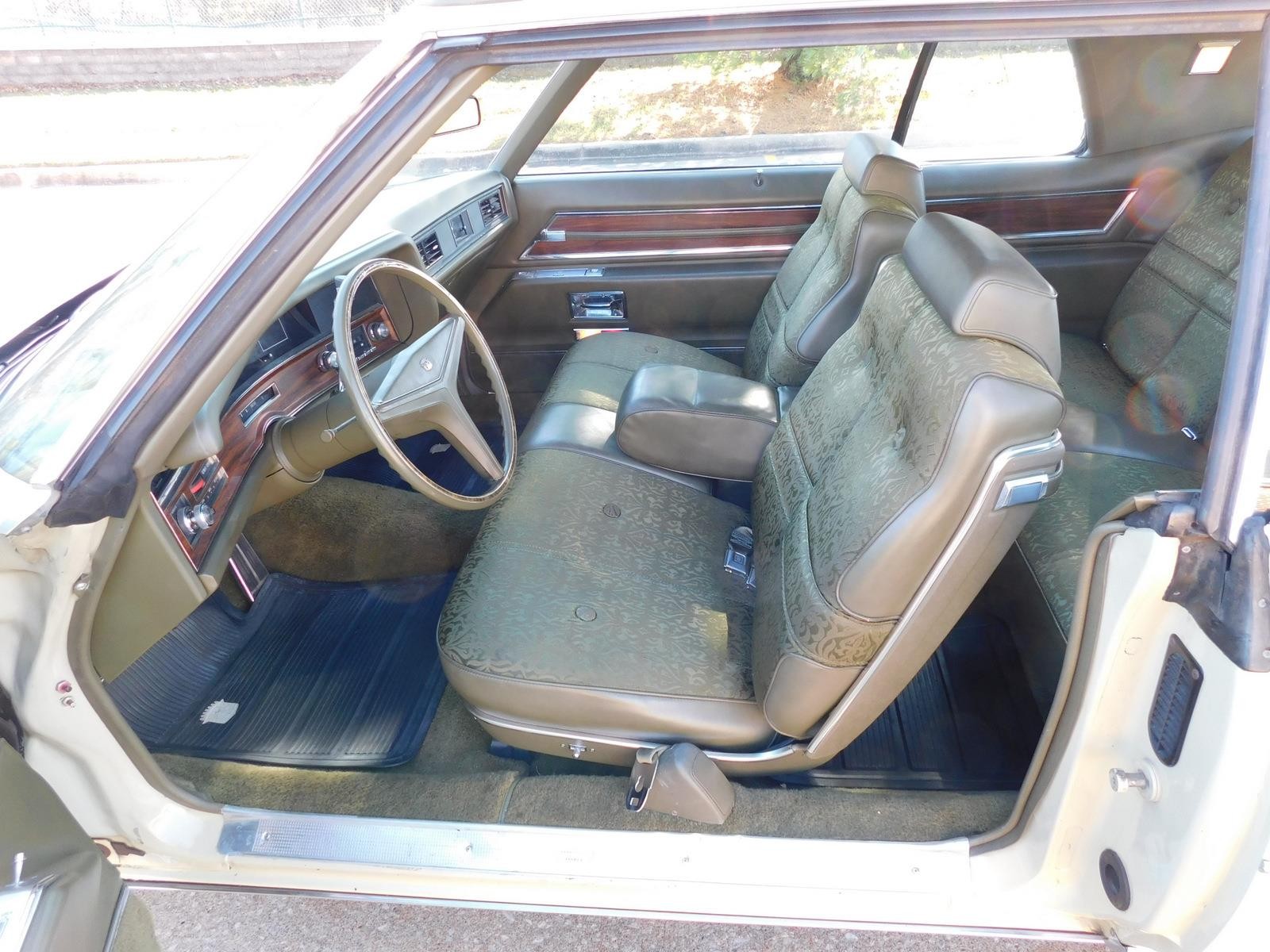 CADIILAC-COUPE-DEVILLE-1972-COUPE-26