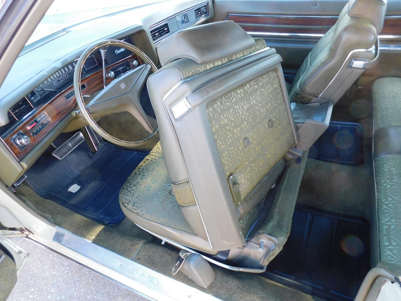 CADIILAC-COUPE-DEVILLE-1972-COUPE-27