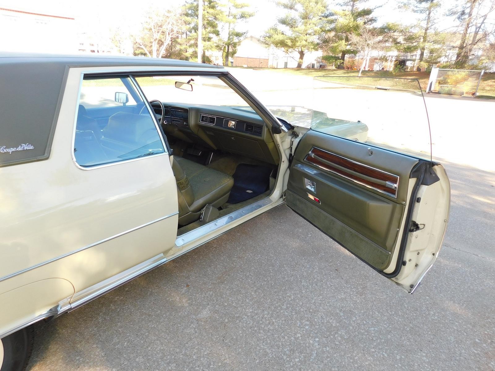 CADIILAC-COUPE-DEVILLE-1972-COUPE-31