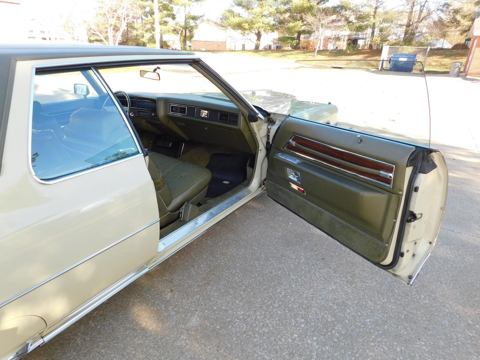 CADIILAC-COUPE-DEVILLE-1972-COUPE-32