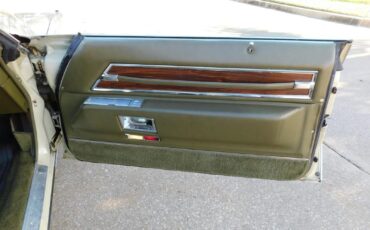 CADIILAC-COUPE-DEVILLE-1972-COUPE-33