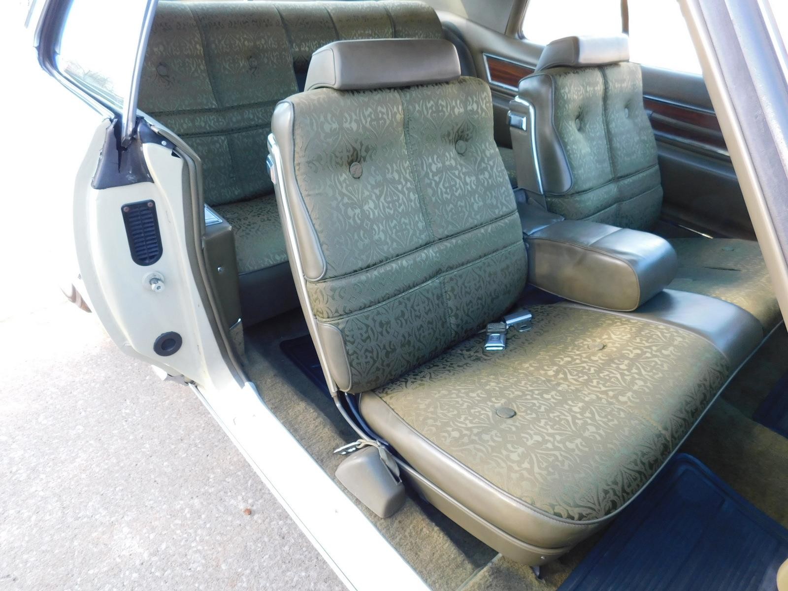 CADIILAC-COUPE-DEVILLE-1972-COUPE-36