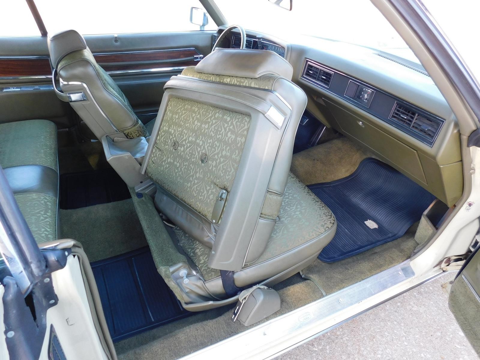 CADIILAC-COUPE-DEVILLE-1972-COUPE-37