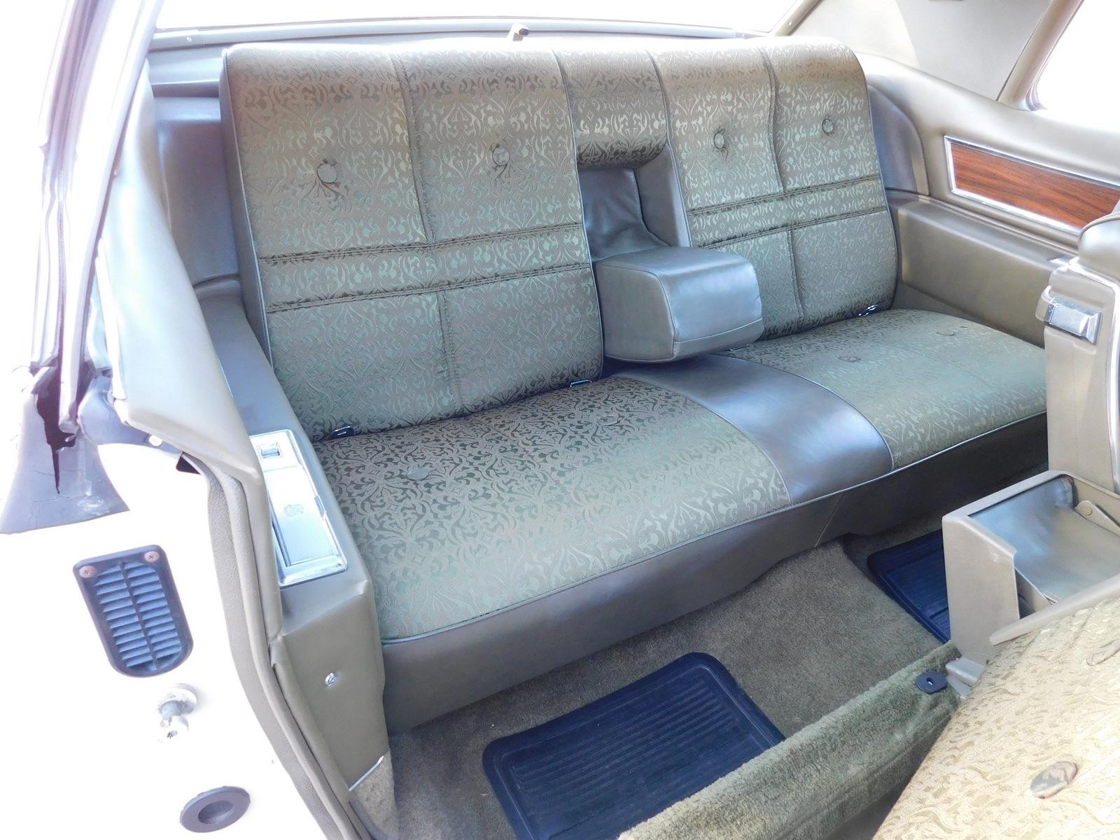 CADIILAC-COUPE-DEVILLE-1972-COUPE-38