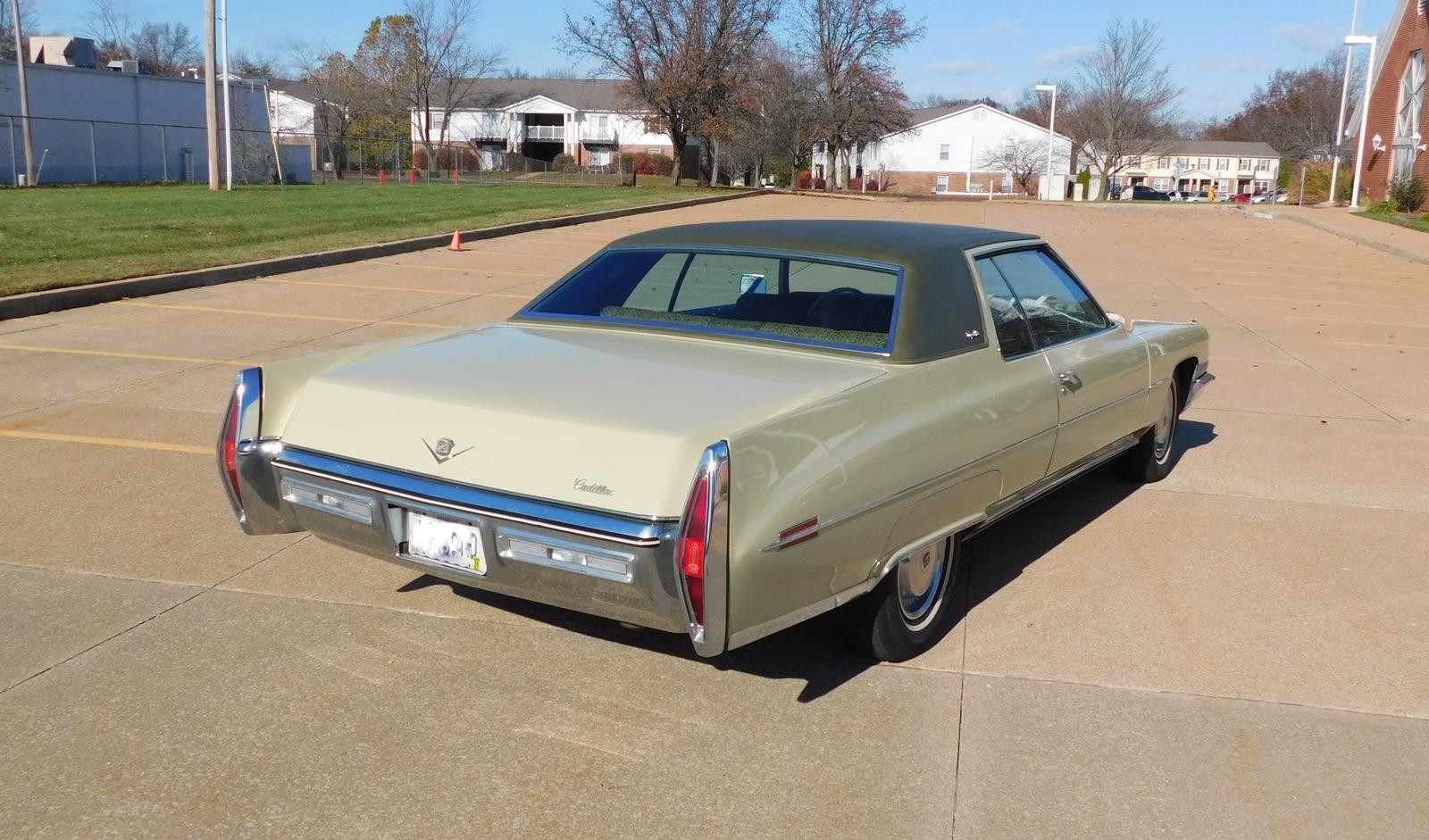 CADIILAC-COUPE-DEVILLE-1972-COUPE-8