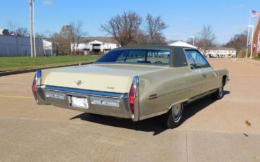 CADIILAC-COUPE-DEVILLE-1972-COUPE-9