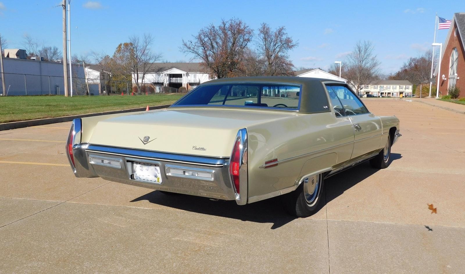 CADIILAC-COUPE-DEVILLE-1972-COUPE-9