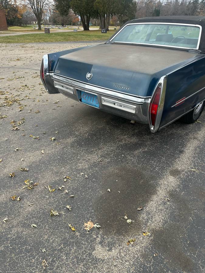 Caddilac-fleetwood-1972-blue-1