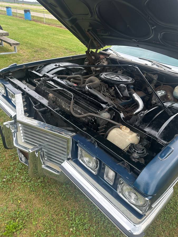 Caddilac-fleetwood-1972-blue-13