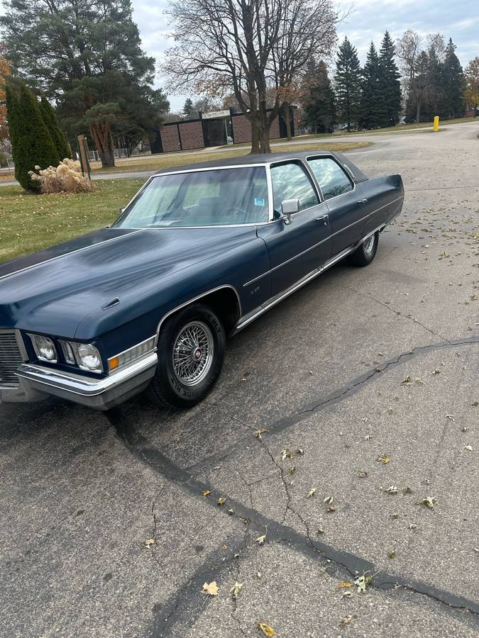 Caddilac-fleetwood-1972-blue-23