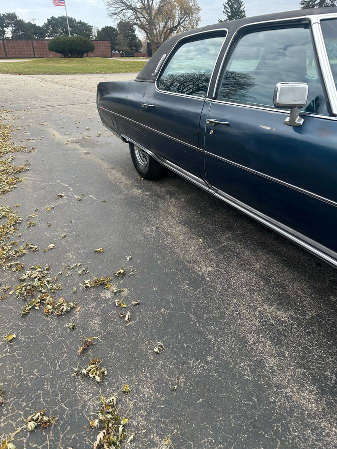 Caddilac-fleetwood-1972-blue-8