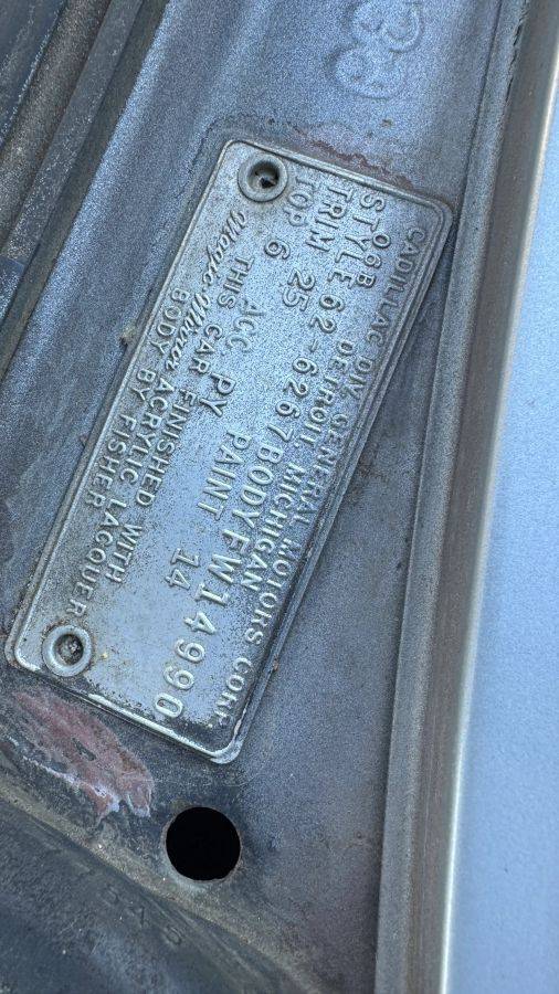 Caddillac-coupe-deville-convertible-1962-silver-12