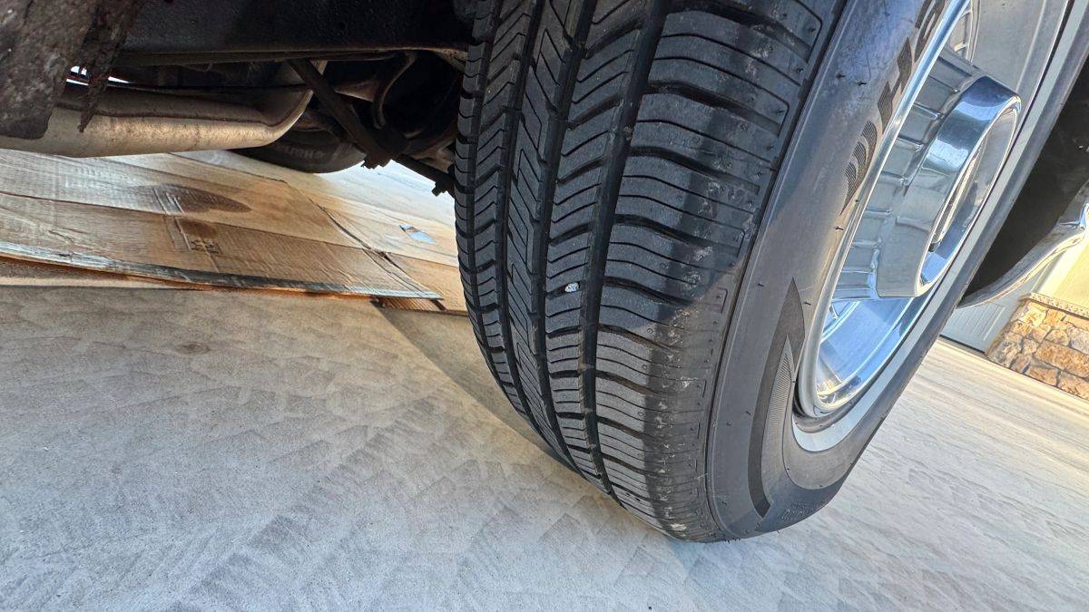 Caddillac-coupe-deville-convertible-1962-silver-15