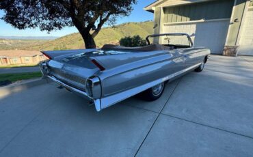Caddillac-coupe-deville-convertible-1962-silver-17
