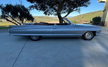 Caddillac-coupe-deville-convertible-1962-silver-5