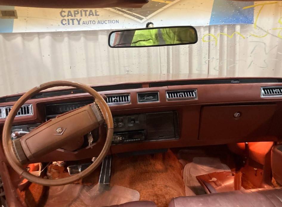 Cadillac-1977-custom-5