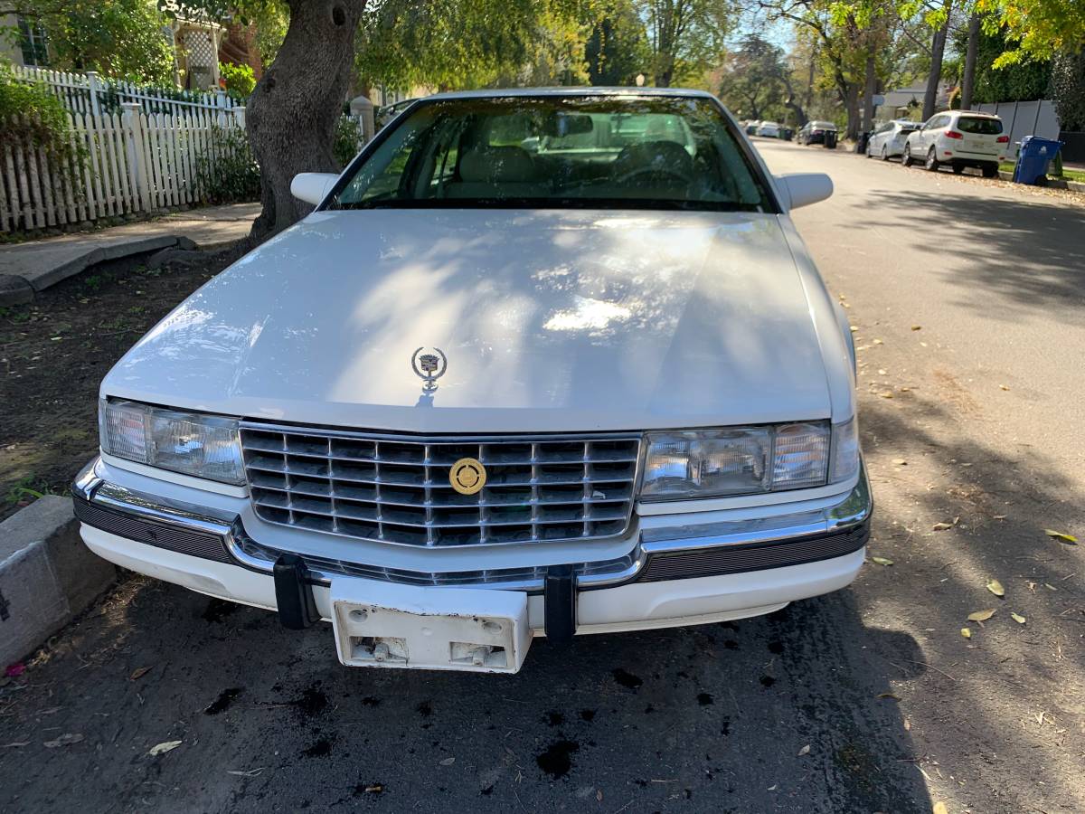 Cadillac-1996-white-3