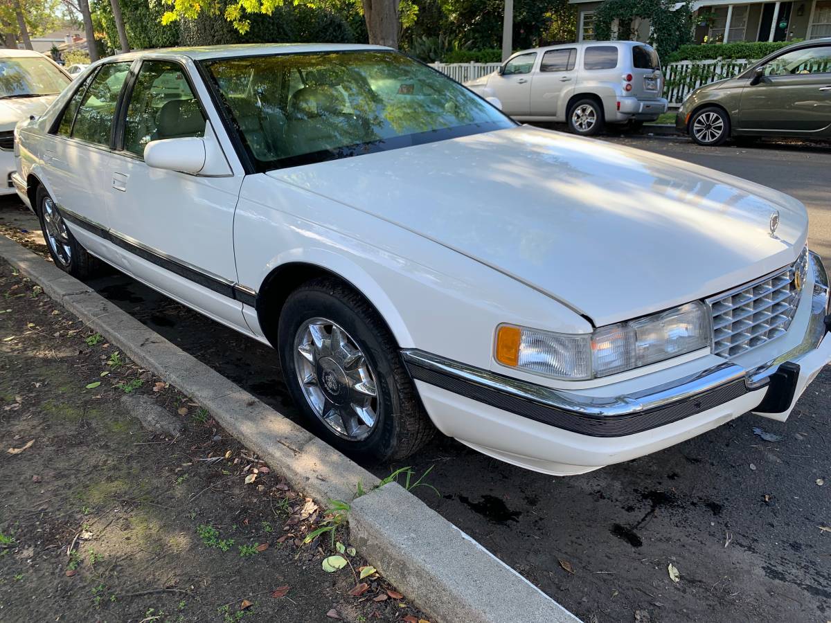 Cadillac-1996-white-4