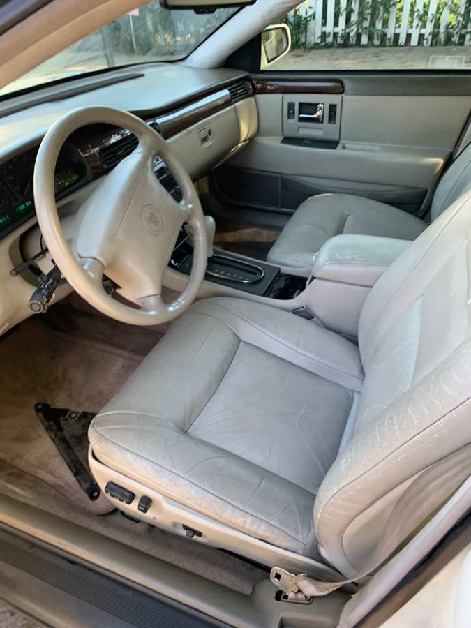 Cadillac-1996-white-8