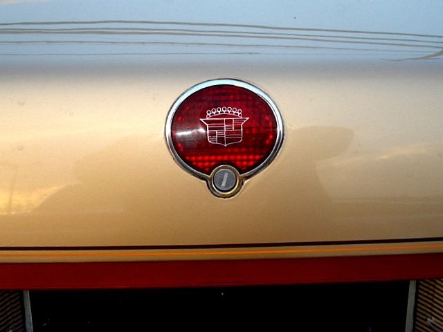 Cadillac-Allante-1987-Two-Tops-Hard-And-Soft-6