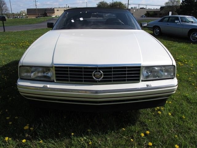 Cadillac-Allante-1989-Convertible-2
