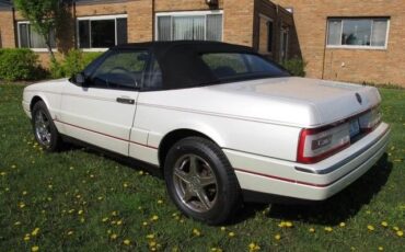 Cadillac-Allante-1989-Convertible-7