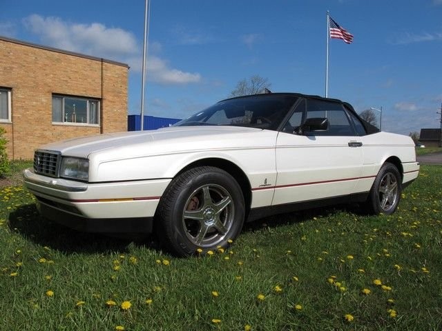 Cadillac-Allante-1989-Convertible-9
