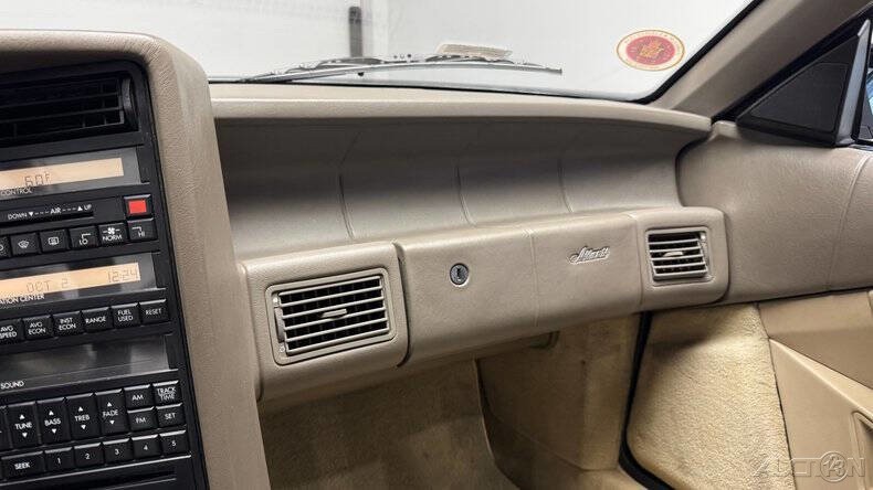 Cadillac-Allante-1993-Convertible-16