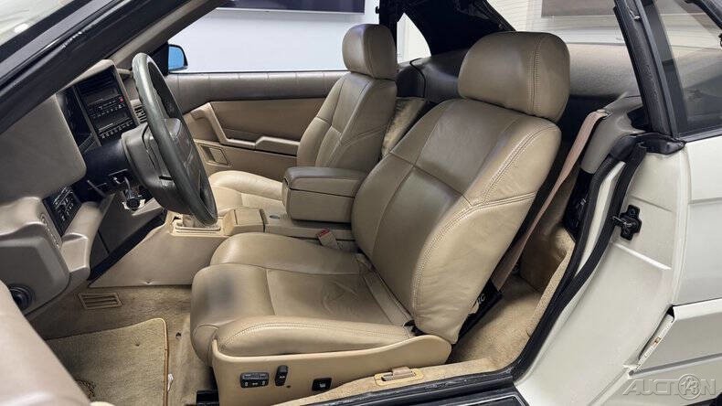 Cadillac-Allante-1993-Convertible-18