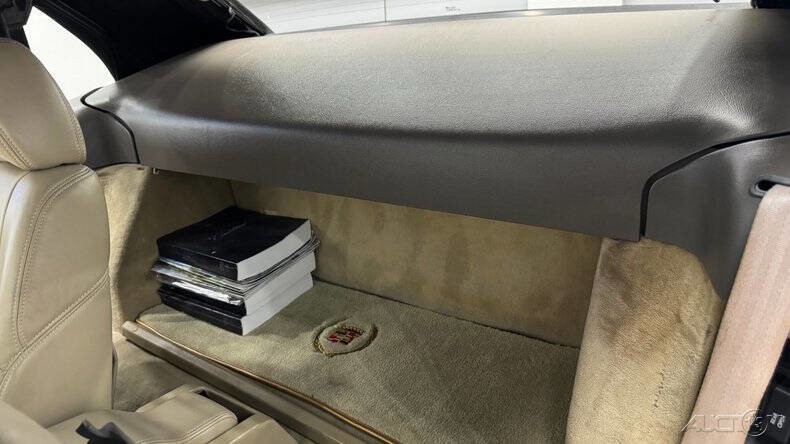 Cadillac-Allante-1993-Convertible-19