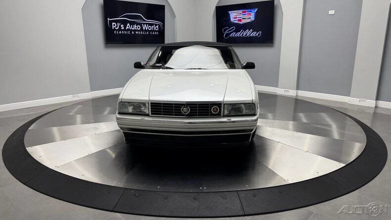 Cadillac-Allante-1993-Convertible-4