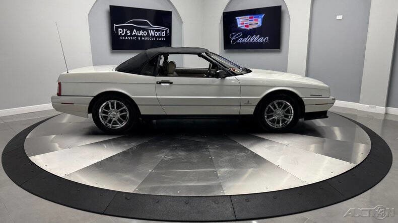 Cadillac-Allante-1993-Convertible-6