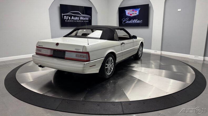 Cadillac-Allante-1993-Convertible-8