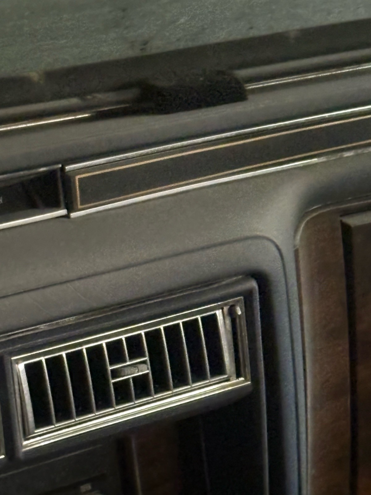 Cadillac-Brougham-1989-4