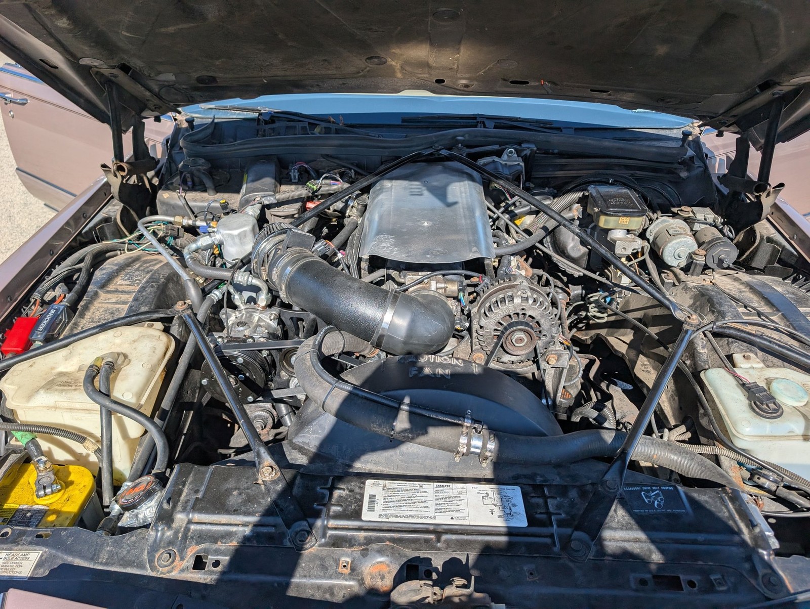 Cadillac-Brougham-1990-Sedan-6