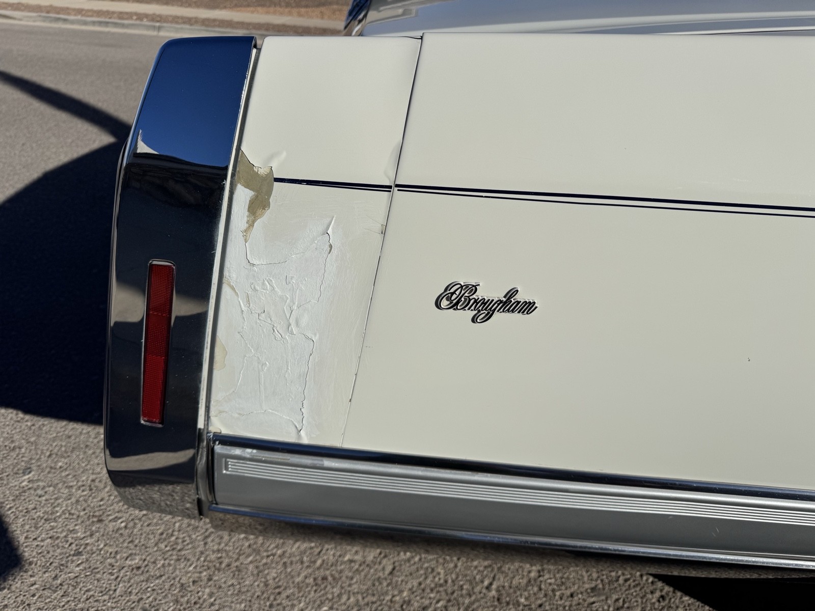 Cadillac-Brougham-1991-Sedan-14