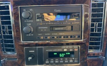 Cadillac-Brougham-1991-Sedan-20