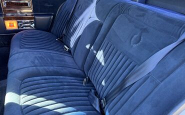 Cadillac-Brougham-1991-Sedan-27