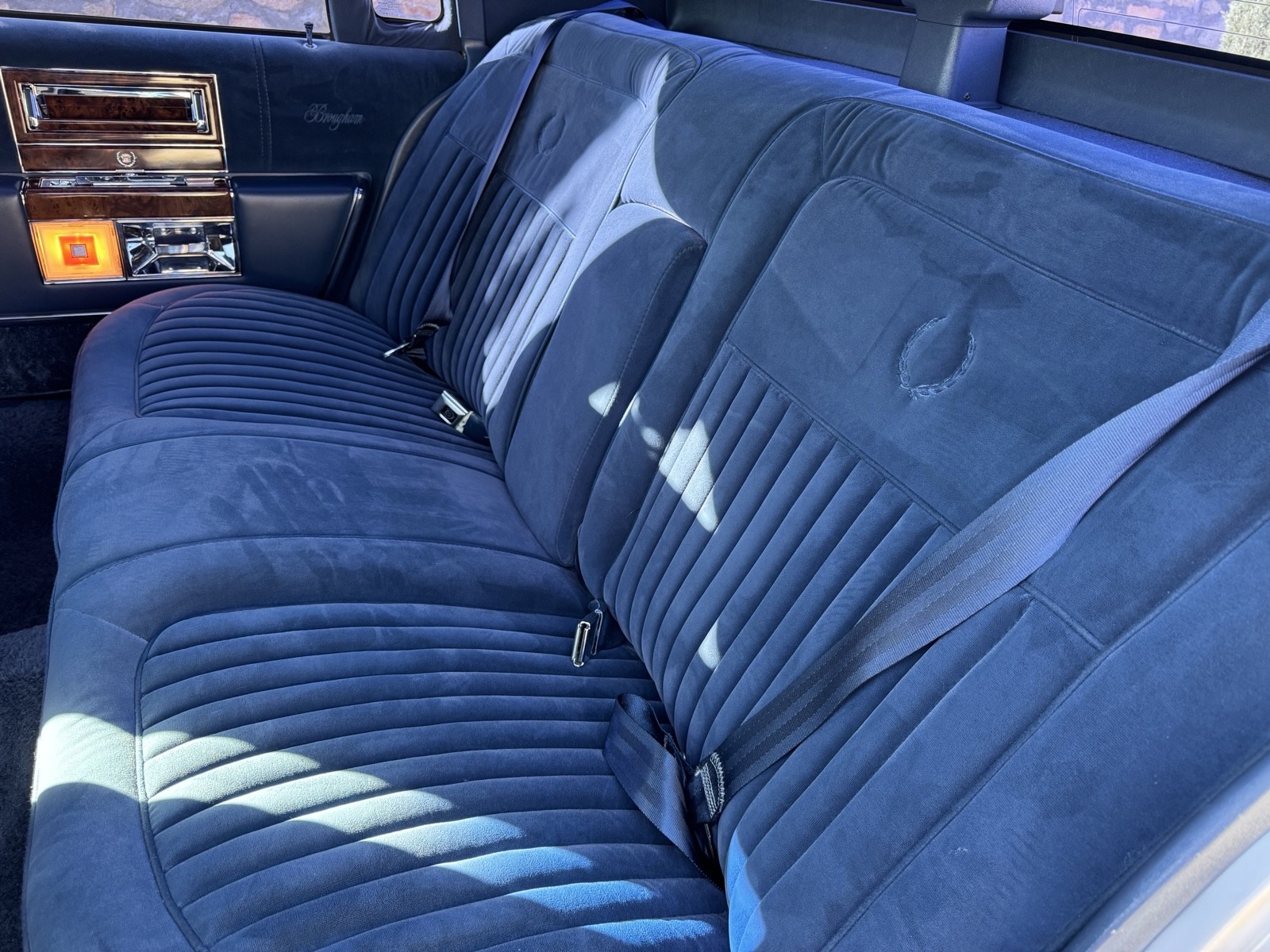 Cadillac-Brougham-1991-Sedan-27